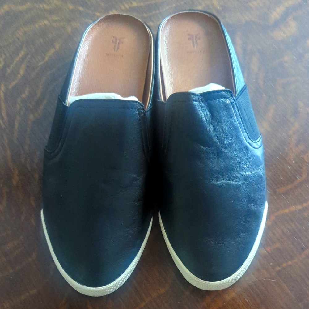 Frye Black Leather Mules Slip-On Shoes.  Size 7.5
